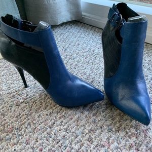 Aldo pointed toe ankle booties EU:40